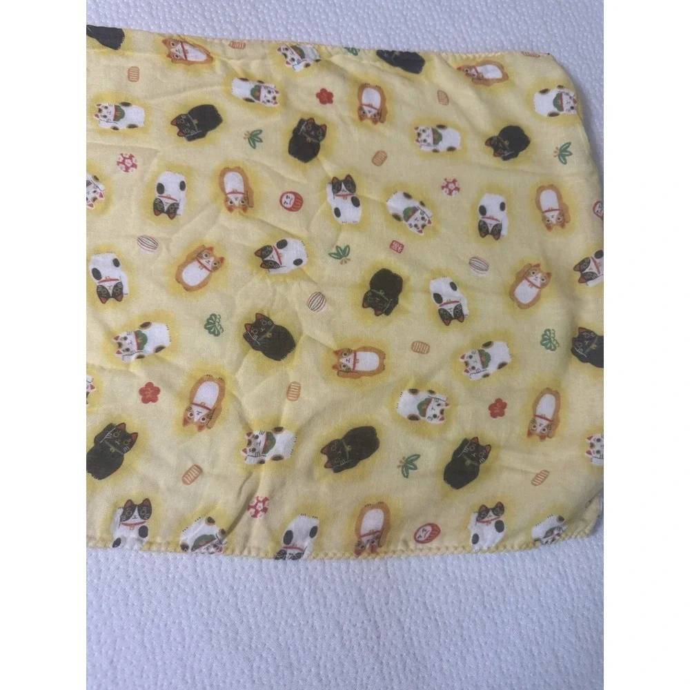 MIKURA Fortune Cat Japanese Towel,‎ Small, Yellow 13L 33W